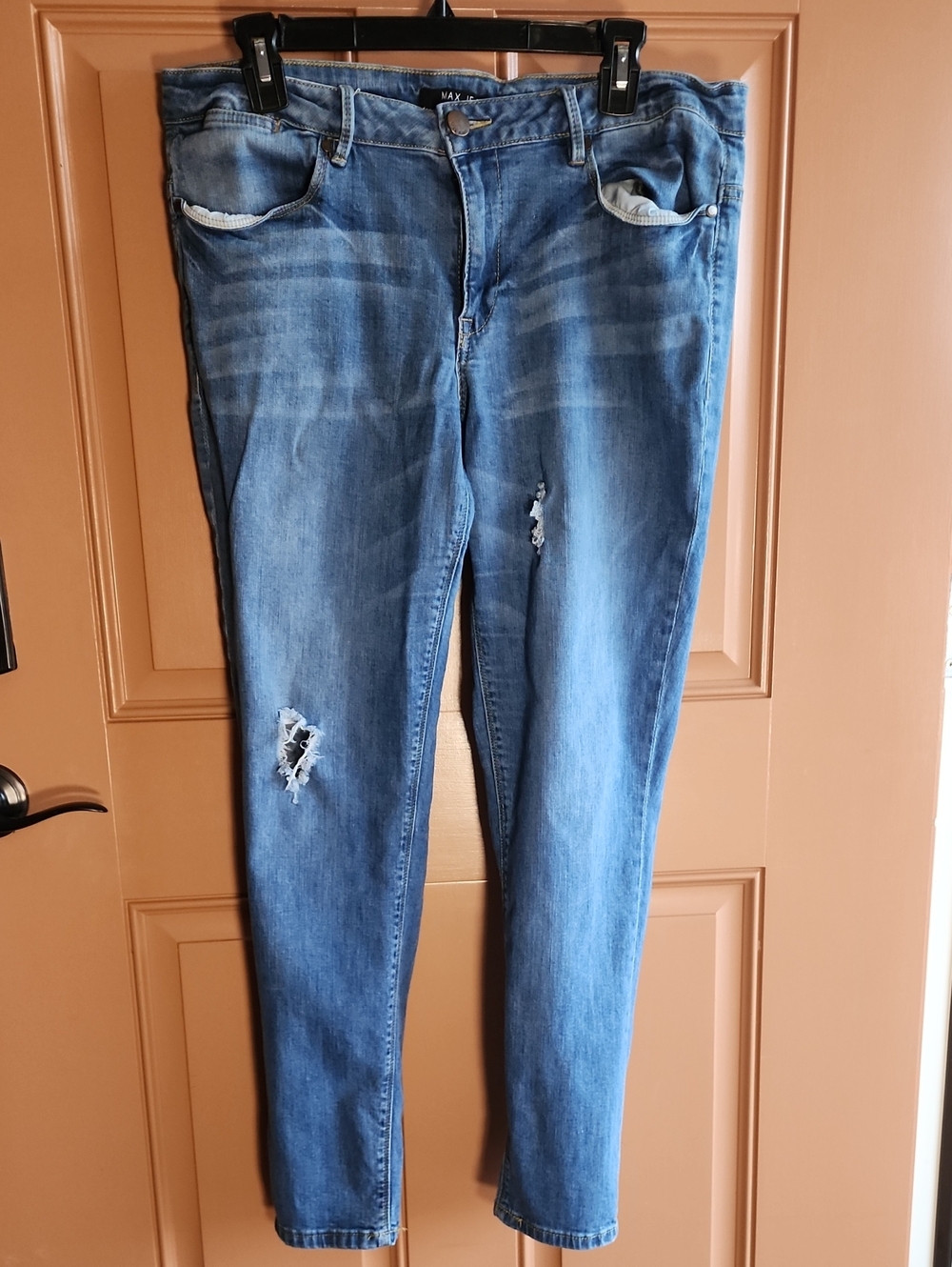 Max Jeans Medium Blue Distressed Skinny Jeans